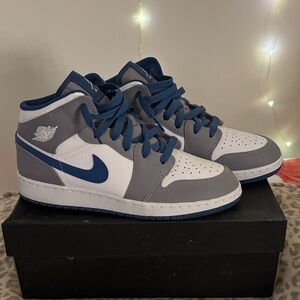 NIKE air jordan 1 mid